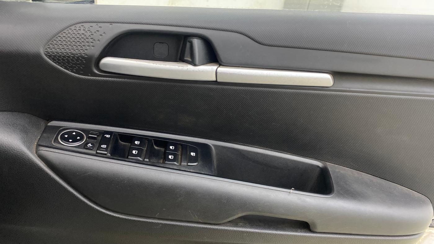 2021 KIA SONET HTK PLUS 1.0 IMT, Petrol, Manual, 62,737 km, Driver Side Door Panels Control