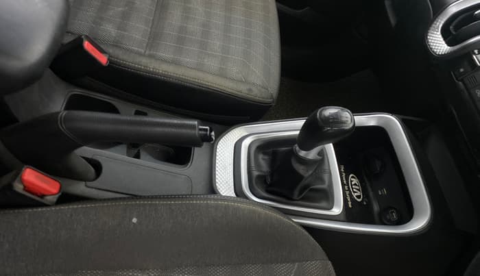 2021 KIA SONET HTK PLUS 1.0 IMT, Petrol, Manual, 62,737 km, Gear Lever