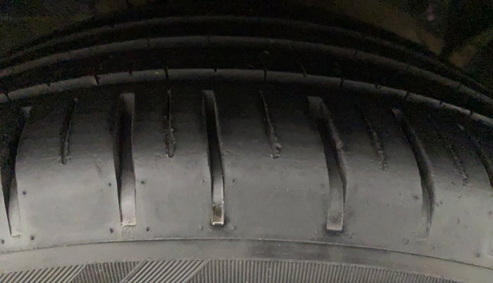 2020 Ford New Figo TITANIUM 1.2 PETROL MT, Petrol, Manual, 10,342 km, Right Front Tyre Tread