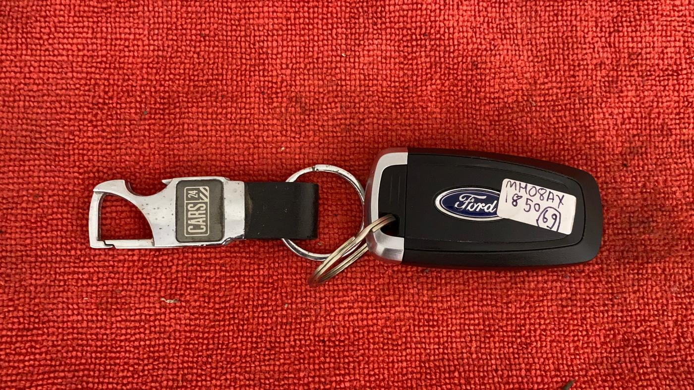 2020 Ford New Figo TITANIUM 1.2 PETROL MT, Petrol, Manual, 10,342 km, Key Close Up