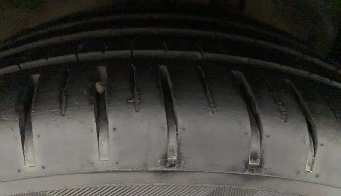 2020 Ford New Figo TITANIUM 1.2 PETROL MT, Petrol, Manual, 10,342 km, Right Rear Tyre Tread