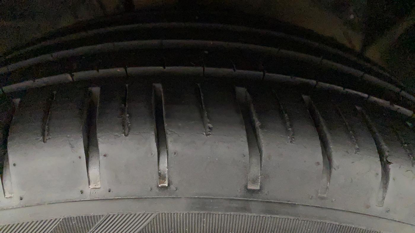2020 Ford New Figo TITANIUM 1.2 PETROL MT, Petrol, Manual, 10,342 km, Left Rear Tyre Tread
