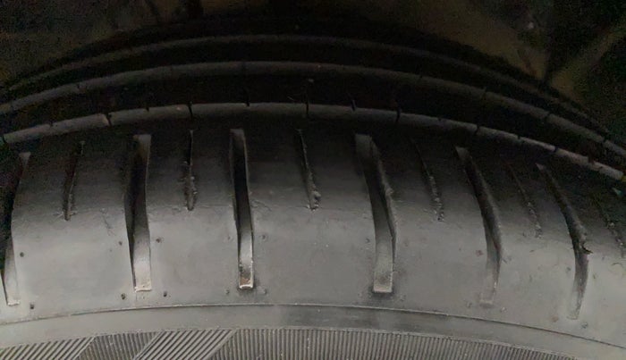 2020 Ford New Figo TITANIUM 1.2 PETROL MT, Petrol, Manual, 10,342 km, Left Rear Tyre Tread