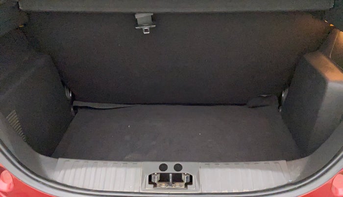 2020 Ford New Figo TITANIUM 1.2 PETROL MT, Petrol, Manual, 10,342 km, Boot Inside