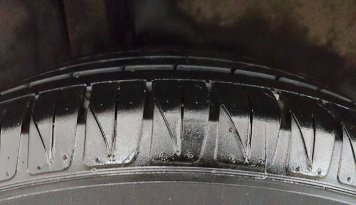 2022 Maruti BREZZA ZXI, Petrol, Manual, 15,886 km, Right Rear Tyre Tread