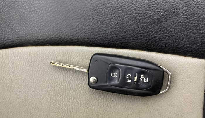 2015 Tata Zest XMS PETROL, Petrol, Manual, 97,267 km, Key Close Up