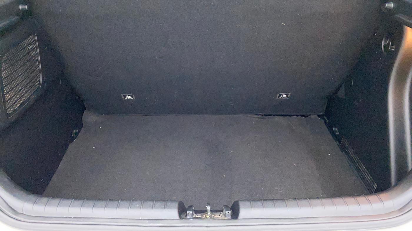 2021 Hyundai NEW I20 ASTA (O) 1.2 MT, Petrol, Manual, 23,738 km, Boot Inside