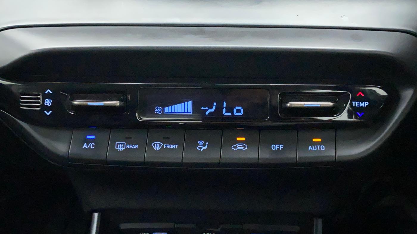 2021 Hyundai NEW I20 ASTA (O) 1.2 MT, Petrol, Manual, 23,738 km, Automatic Climate Control