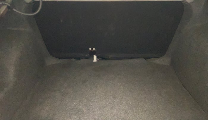 2016 Volkswagen Ameo HIGHLINE1.5L, Diesel, Manual, 93,203 km, Boot Inside