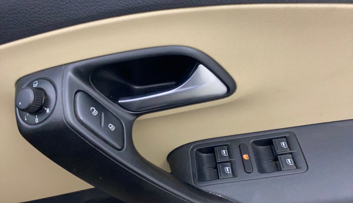 2016 Volkswagen Ameo HIGHLINE1.5L, Diesel, Manual, 93,203 km, Driver Side Door Panels Control