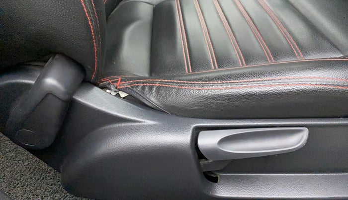 2021 Volkswagen Polo COMFORTLINE 1.0L TSI, Petrol, Manual, 46,522 km, Driver Side Adjustment Panel