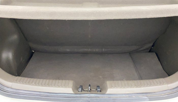 2011 Hyundai i10 MAGNA 1.2 KAPPA2, Petrol, Manual, 72,861 km, Boot Inside