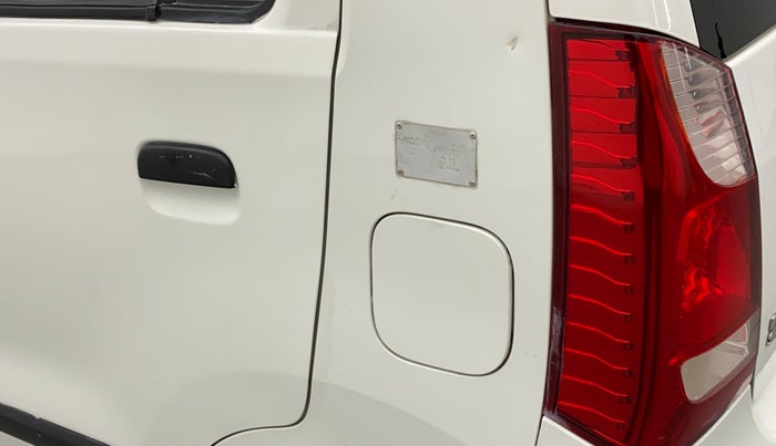 2018 Maruti Wagon R 1.0 LXI CNG OPT, CNG, Manual, 98,065 km, Left quarter panel - Slightly dented