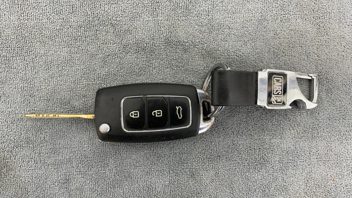 2018 Maruti Wagon R 1.0 LXI CNG OPT, CNG, Manual, 98,065 km, Key Close Up