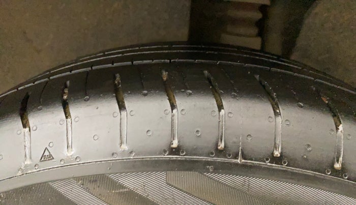 2024 Hyundai Creta E 1.5 PETROL, Petrol, Manual, 20,038 km, Left Rear Tyre Tread