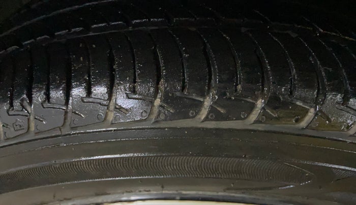 2021 Maruti New Wagon-R VXI 1.0, Petrol, Manual, 17,277 km, Left Front Tyre Tread