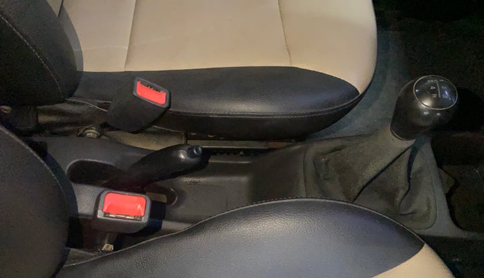 2016 Hyundai Eon ERA +, Petrol, Manual, 47,904 km, Gear Lever