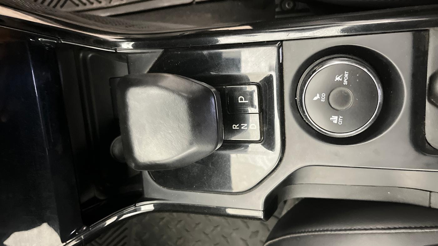 2023 Tata NEXON FEARLESS PURPLE + SUNROOF DUAL TONE 1.2 PETROL, Petrol, Manual, 20,347 km, Gear Lever