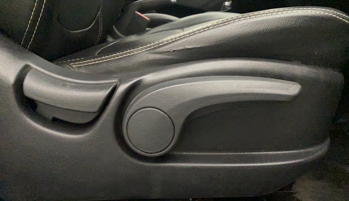 2017 Hyundai Creta SX PLUS AT 1.6 PETROL, Petrol, Automatic, 91,142 km, Driver Side Adjustment Panel
