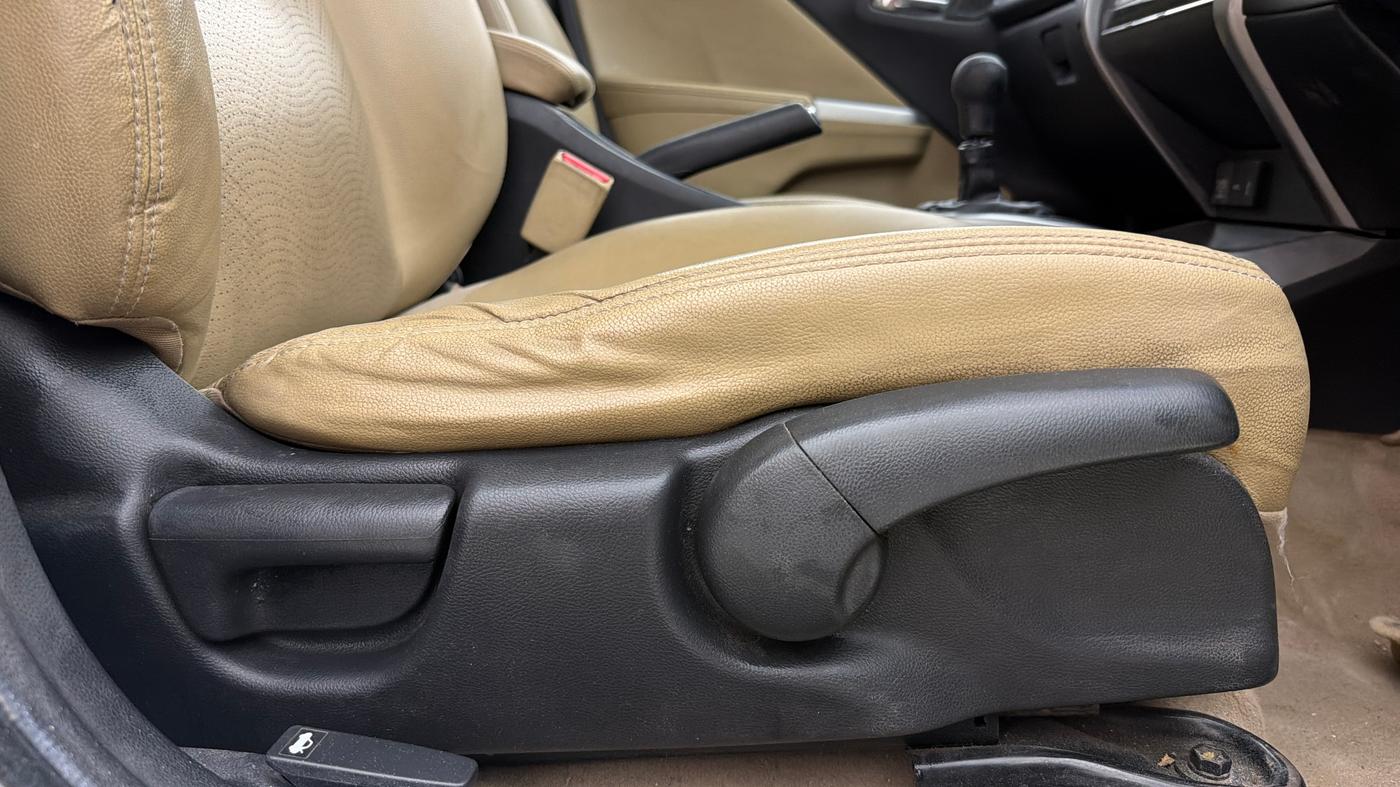 2014 Honda City 1.5L I-VTEC VX, Petrol, Manual, 43,297 km, Driver Side Adjustment Panel