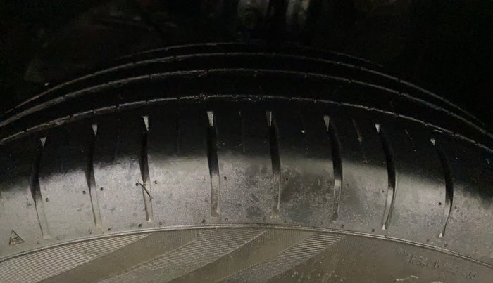 2016 Maruti Baleno DELTA PETROL 1.2, Petrol, Manual, 55,931 km, Left Front Tyre Tread