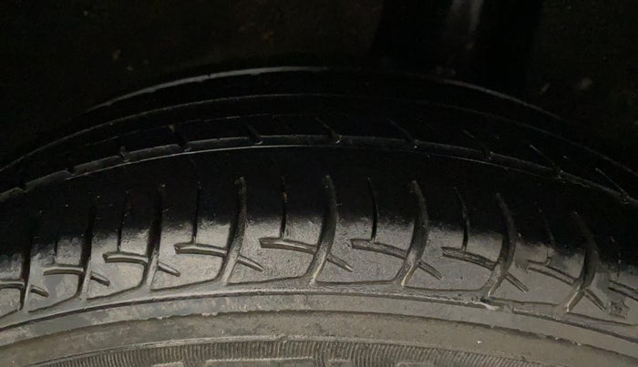2016 Maruti Baleno DELTA PETROL 1.2, Petrol, Manual, 55,931 km, Left Rear Tyre Tread