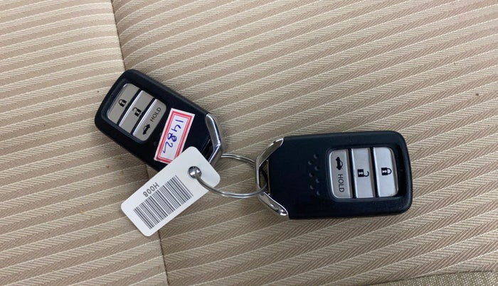 2023 Honda Amaze 1.2L I-VTEC VX CVT, Petrol, Automatic, 5,709 km, Key Close Up