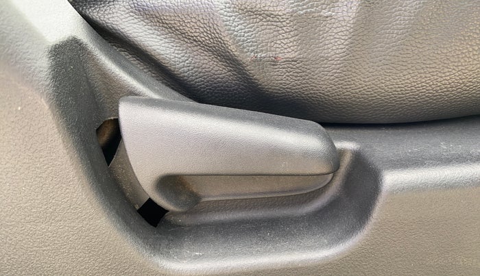 2014 Maruti Wagon R 1.0 LXI, Petrol, Manual, 80,116 km, Driver Side Adjustment Panel