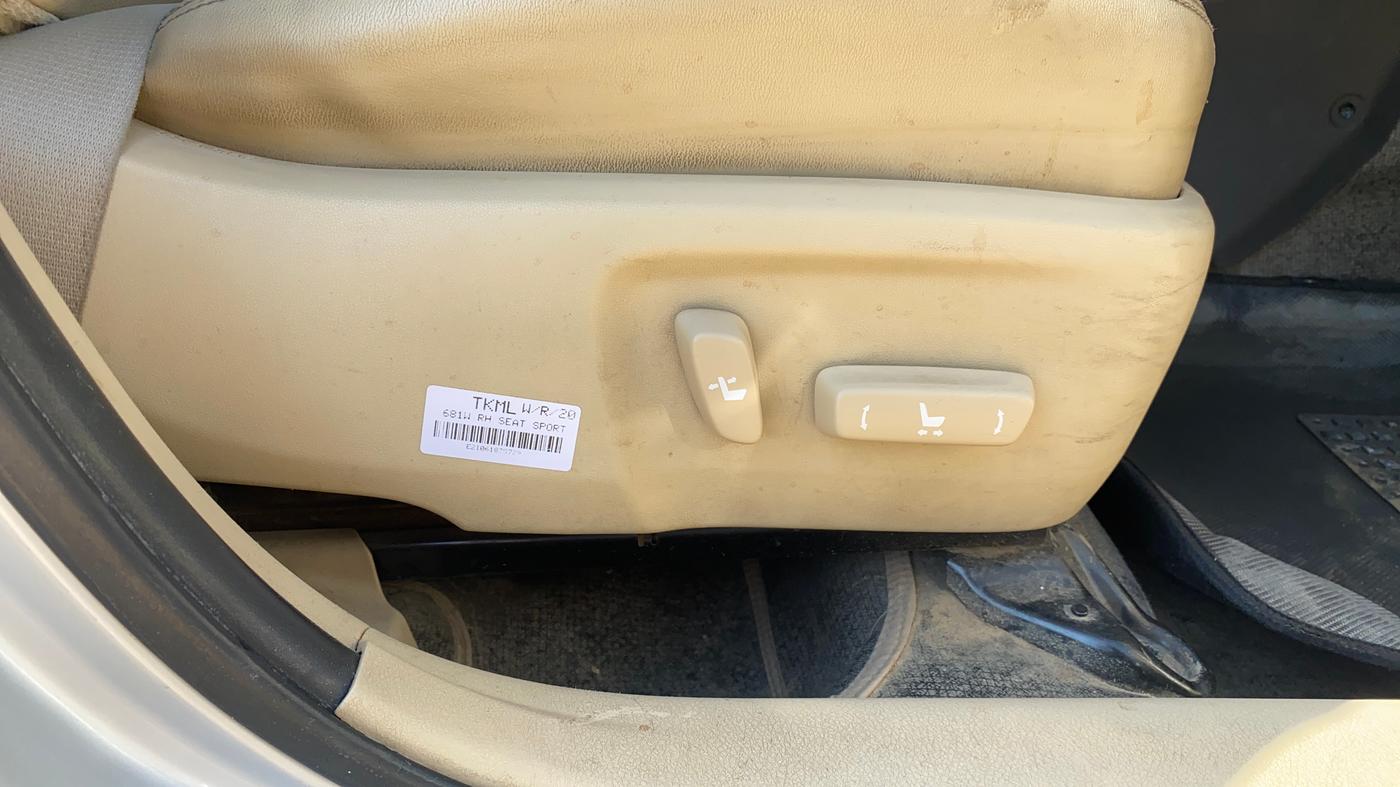 2018 Toyota YARIS VX CVT, Petrol, Automatic, 66,129 km, Driver Side Adjustment Panel