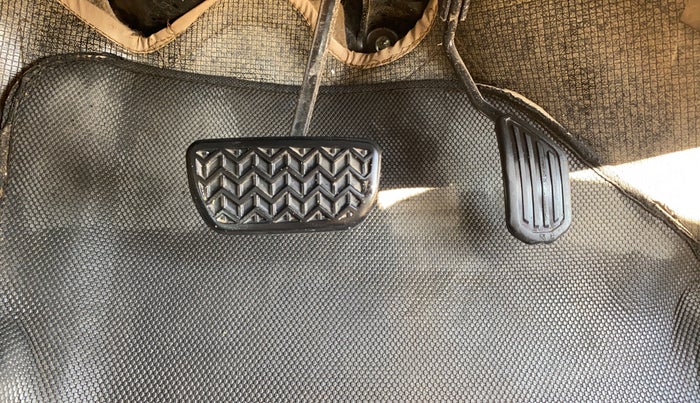 2018 Toyota YARIS VX CVT, Petrol, Automatic, 66,058 km, Pedals