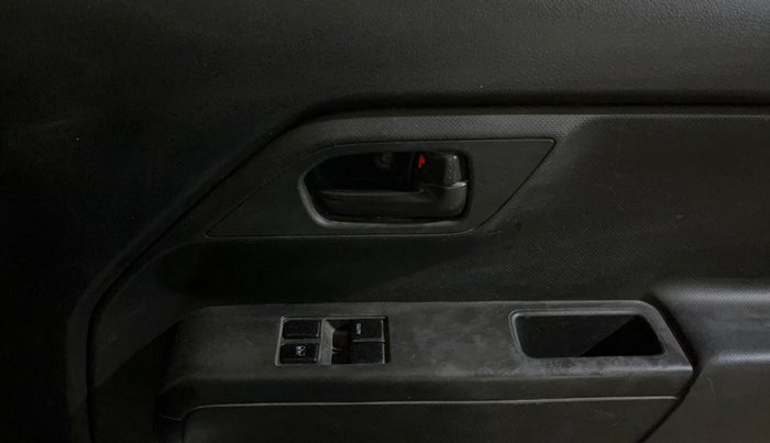 2020 Maruti New Wagon-R LXI CNG 1.0, CNG, Manual, 36,085 km, Driver Side Door Panels Control