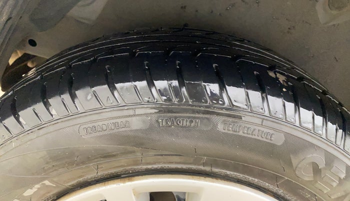 2013 Hyundai i20 MAGNA (O) 1.2, Petrol, Manual, 57,185 km, Right Rear Tyre Tread