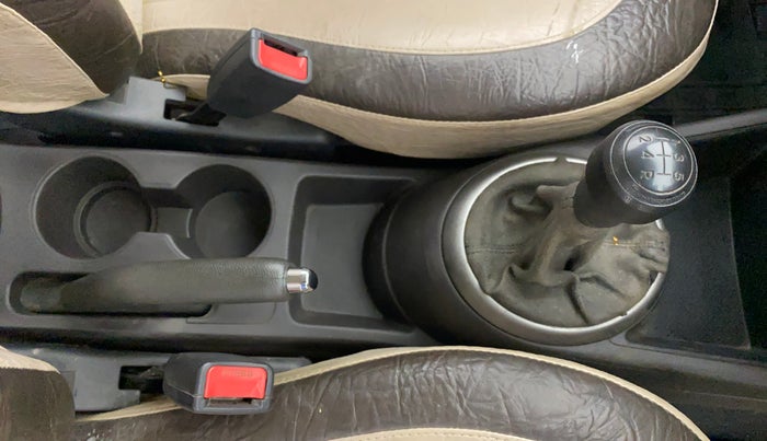 2013 Hyundai i20 MAGNA (O) 1.2, Petrol, Manual, 57,185 km, Gear Lever