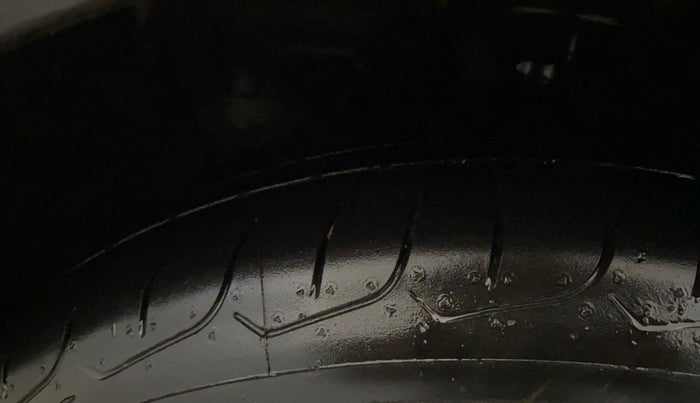 2017 Hyundai Creta SX PLUS 1.6 PETROL, Petrol, Manual, 67,686 km, Left Front Tyre Tread