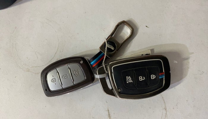 2017 Hyundai Creta SX PLUS 1.6 PETROL, Petrol, Manual, 67,686 km, Key Close Up