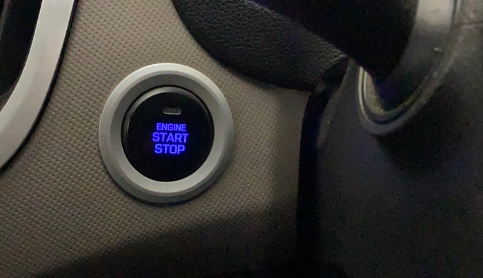 2017 Hyundai Creta SX PLUS 1.6 PETROL, Petrol, Manual, 67,686 km, Keyless Start/ Stop Button