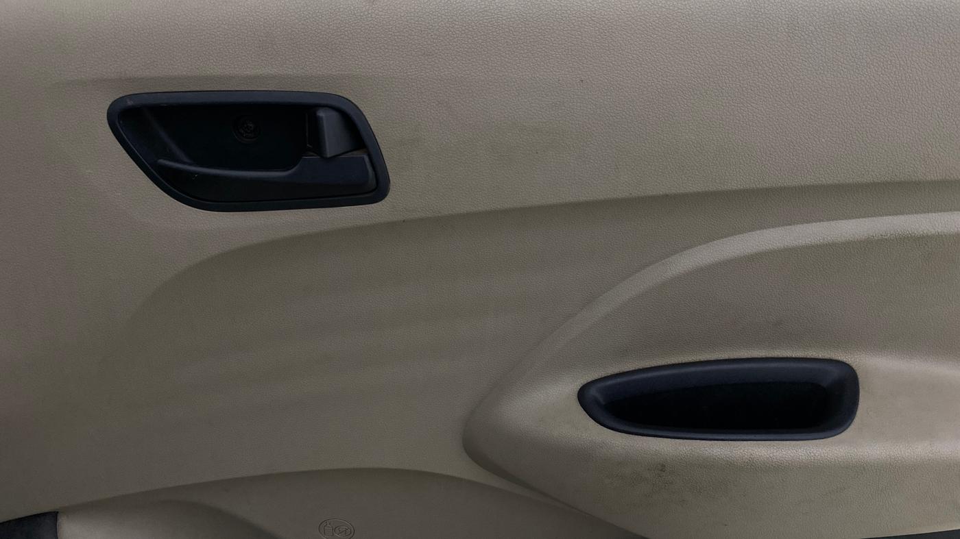 2021 Hyundai NEW SANTRO SPORTZ EXECUTIVE MT CNG, CNG, Manual, 33,212 km, Driver Side Door Panels Control