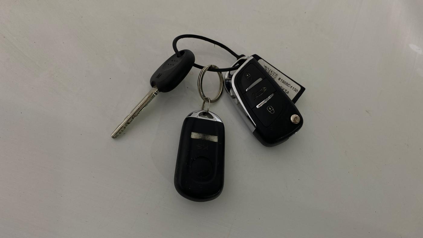 2021 Hyundai NEW SANTRO SPORTZ EXECUTIVE MT CNG, CNG, Manual, 33,212 km, Key Close Up