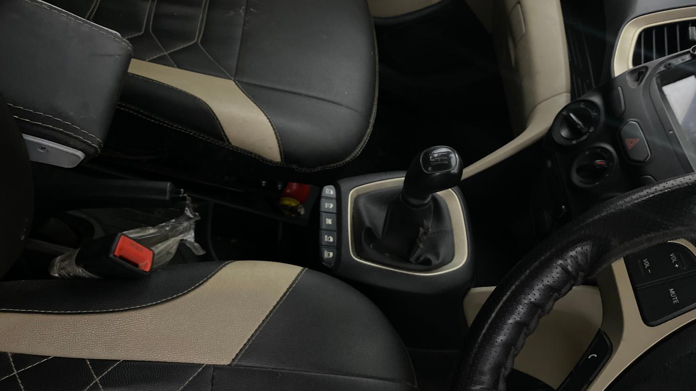 2021 Hyundai NEW SANTRO SPORTZ EXECUTIVE MT CNG, CNG, Manual, 33,212 km, Gear Lever