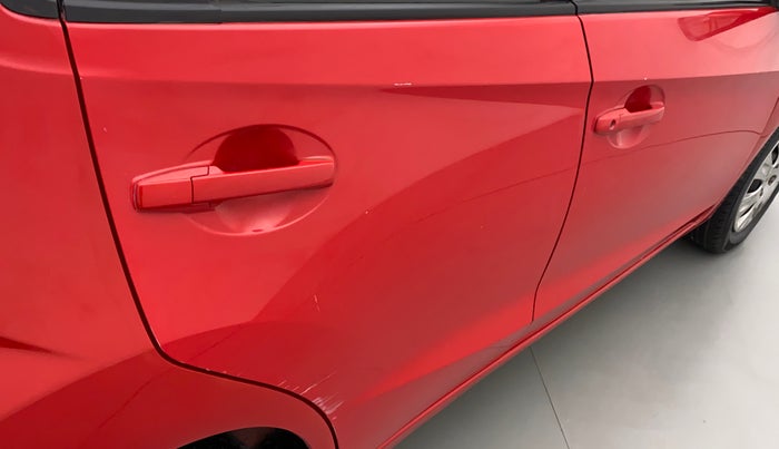 2012 Honda Brio S MT, Petrol, Manual, 50,570 km, Right rear door - Minor scratches