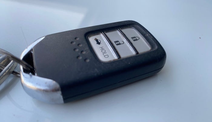 2020 Honda Amaze 1.2L I-VTEC VX, Petrol, Manual, 83,213 km, Key Close Up