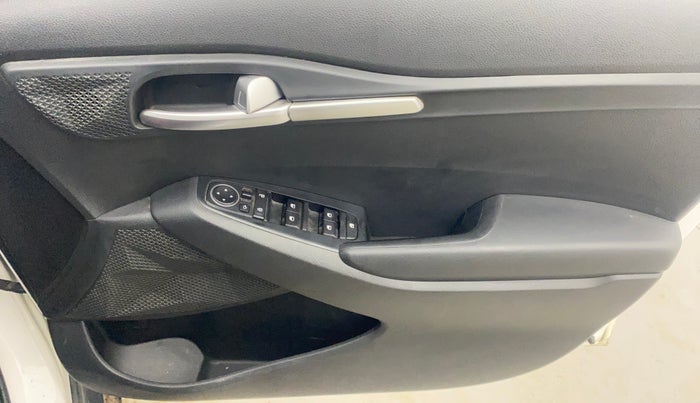 2021 KIA SELTOS HTK PLUS 1.5, Petrol, Manual, 21,130 km, Driver Side Door Panels Control