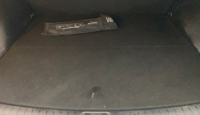 2021 KIA SELTOS HTK PLUS 1.5, Petrol, Manual, 21,130 km, Boot Inside