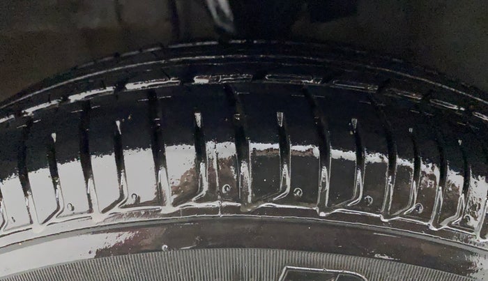 2014 Hyundai i10 MAGNA 1.1, Petrol, Manual, 36,189 km, Left Front Tyre Tread