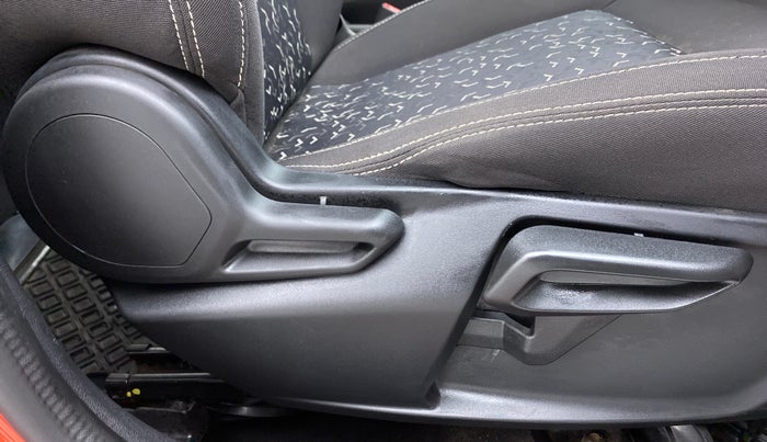 2020 Tata Tiago XZ+ 1.2 Revotron, Petrol, Manual, 20,667 km, Driver Side Adjustment Panel