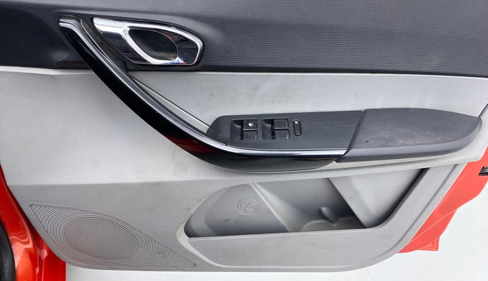 2020 Tata Tiago XZ+ 1.2 Revotron, Petrol, Manual, 20,667 km, Driver Side Door Panels Control