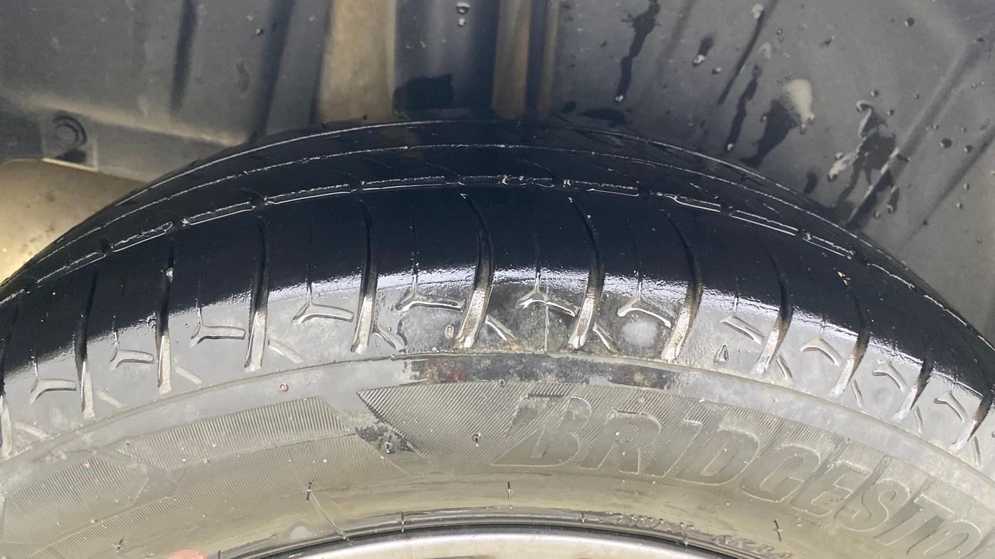 2020 Maruti Ertiga ZXI+ SHVS, Petrol, Manual, 1,01,599 km, Right Rear Tyre Tread