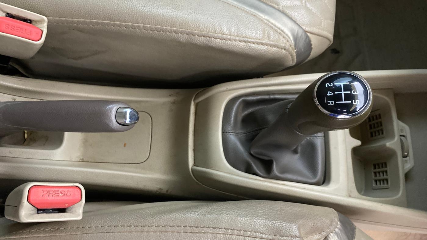 2020 Maruti Ertiga ZXI+ SHVS, Petrol, Manual, 1,01,599 km, Gear Lever