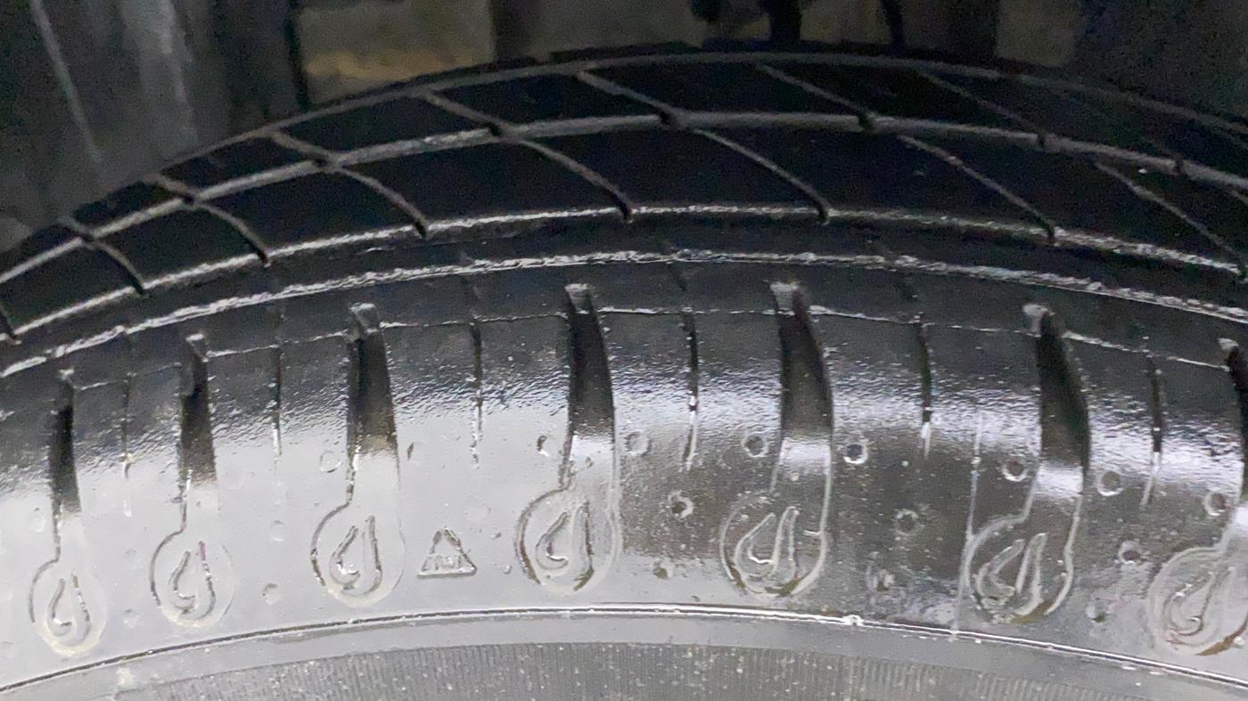 2022 Renault Kwid RXT 1.0 AMT (O), Petrol, Automatic, 12,703 km, Left Front Tyre Tread