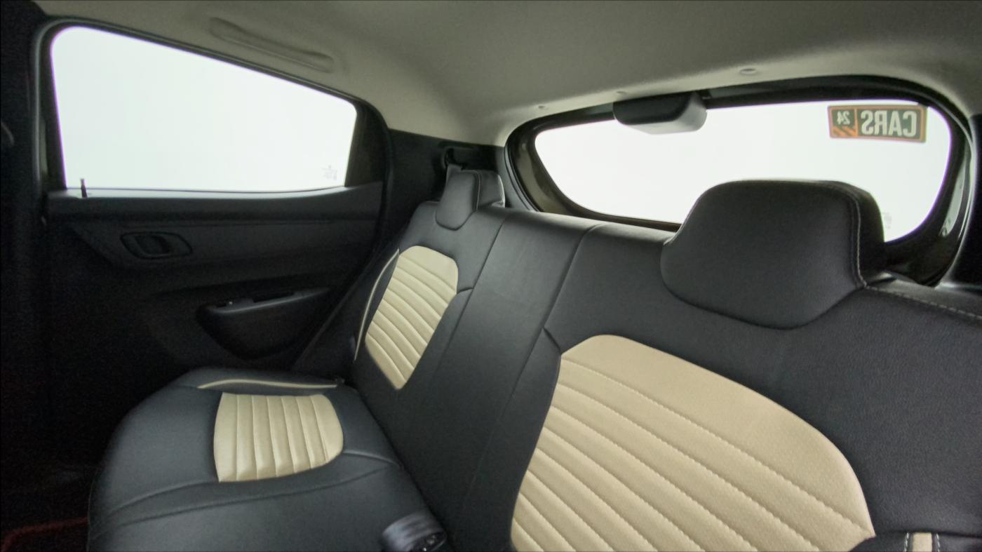 2022 Renault Kwid RXT 1.0 AMT (O), Petrol, Automatic, 12,703 km, Right Side Rear Door Cabin